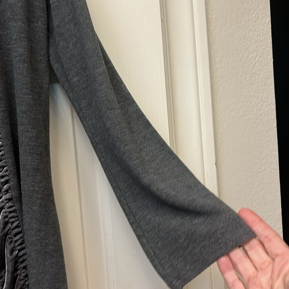 Women’s Gray Ruffled Front Cardigan - Picture 5 of 12